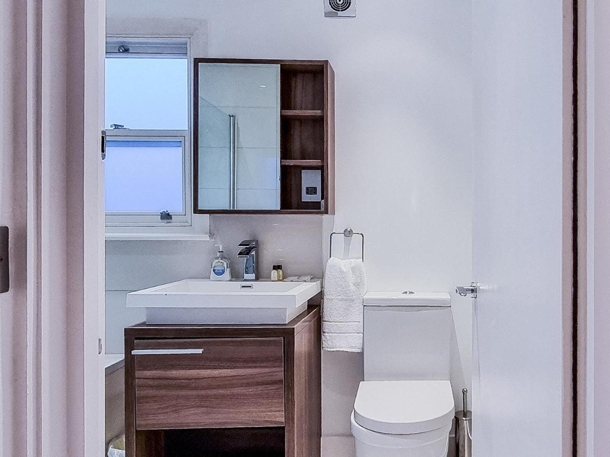 Pass The Keys Family Friendly 2 Bedroom Gem In Shepherd'S Bush Londyn Zewnętrze zdjęcie